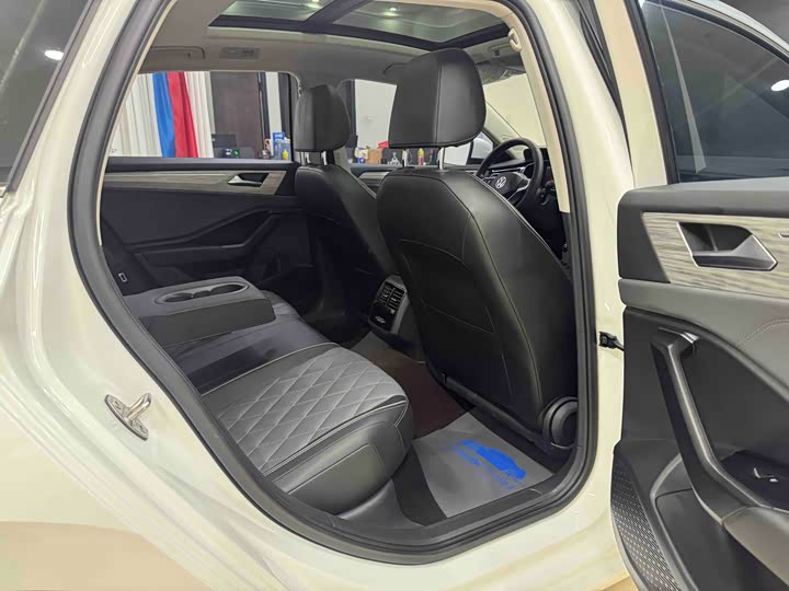 Фото 9 - Volkswagen Sagitar L