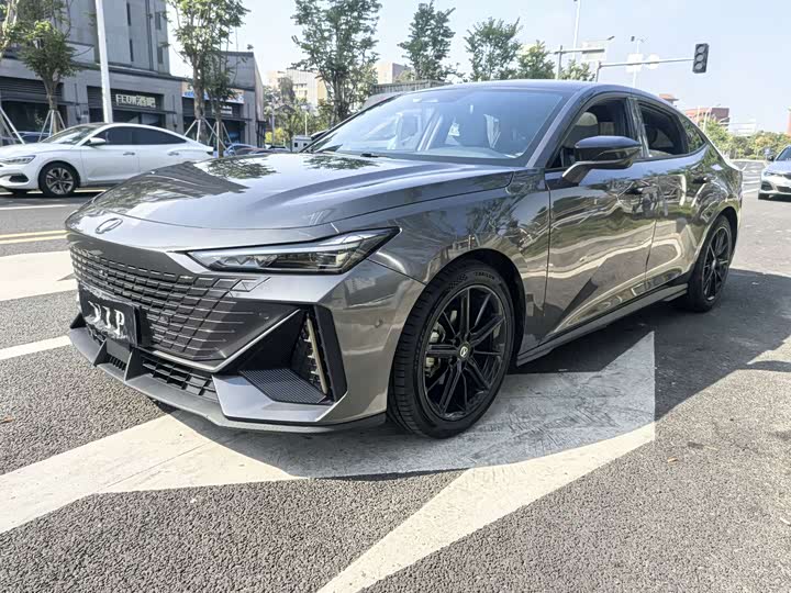 Фото 1 - Changan UNI-V