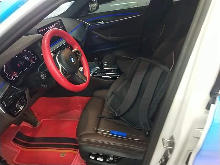 Фото 15 - BMW 5 Series