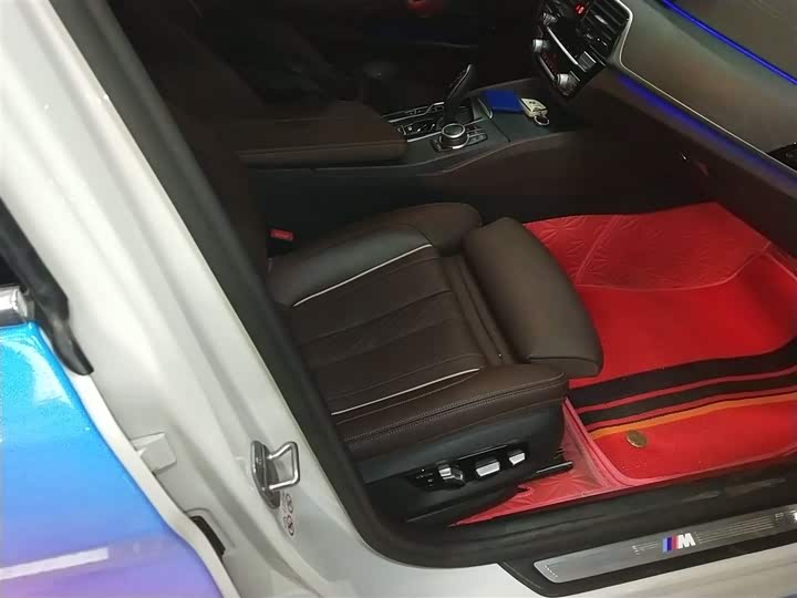 Фото 25 - BMW 5 Series