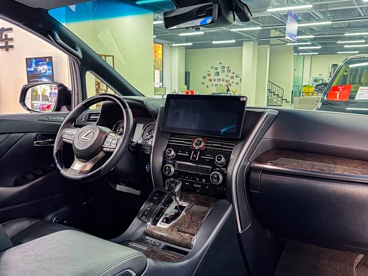 Фото 4 - Toyota Vellfire