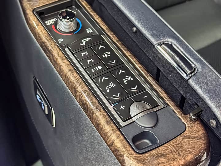 Фото 7 - Toyota Vellfire