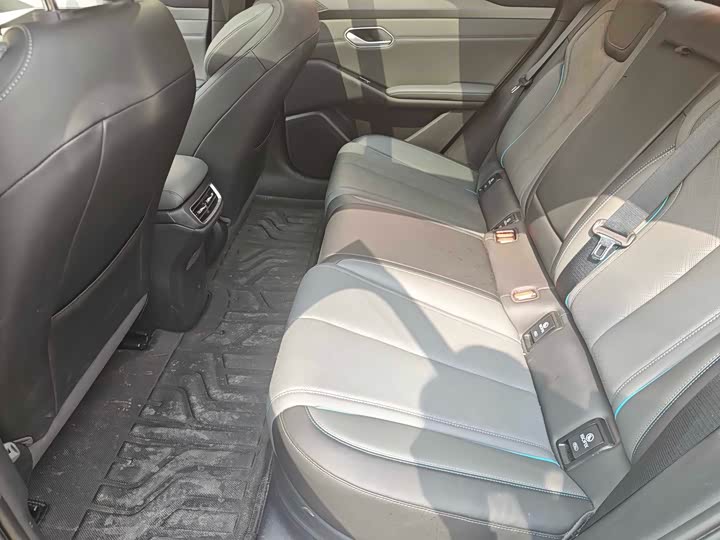 Фото 10 - BYD Qin L