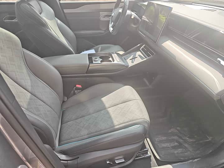 Фото 12 - BYD Qin L