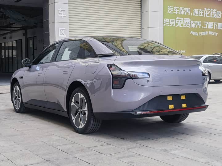 Фото 11 - XPeng Mona M03