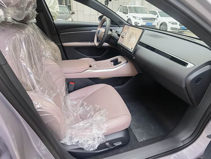 Фото 7 - XPeng Mona M03