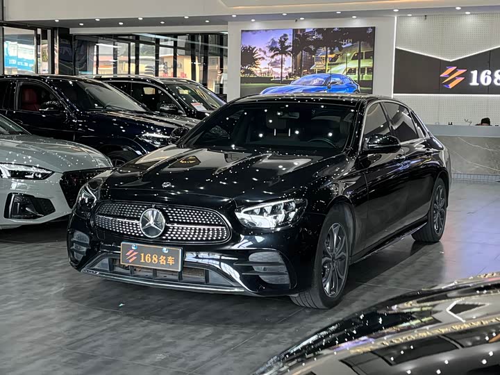 Фото 1 - Mercedes-Benz E-Class