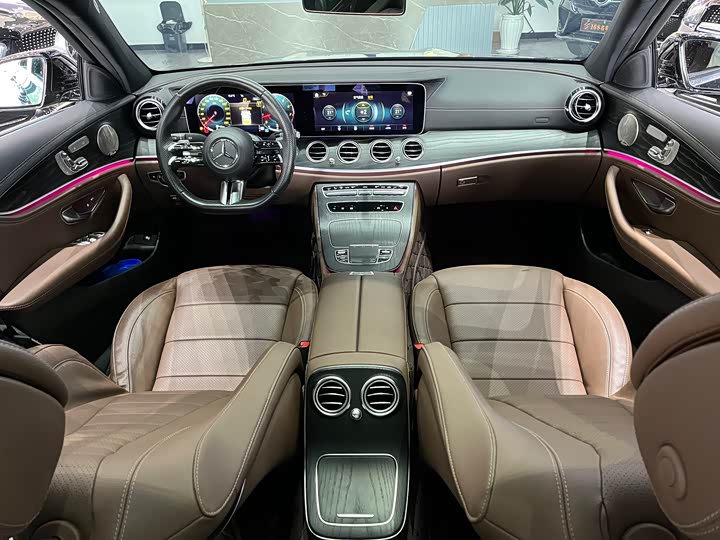 Фото 14 - Mercedes-Benz E-Class