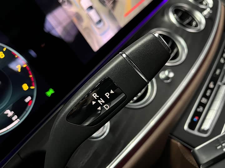 Фото 22 - Mercedes-Benz E-Class