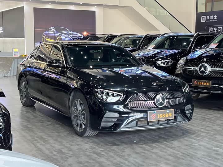 Фото 3 - Mercedes-Benz E-Class