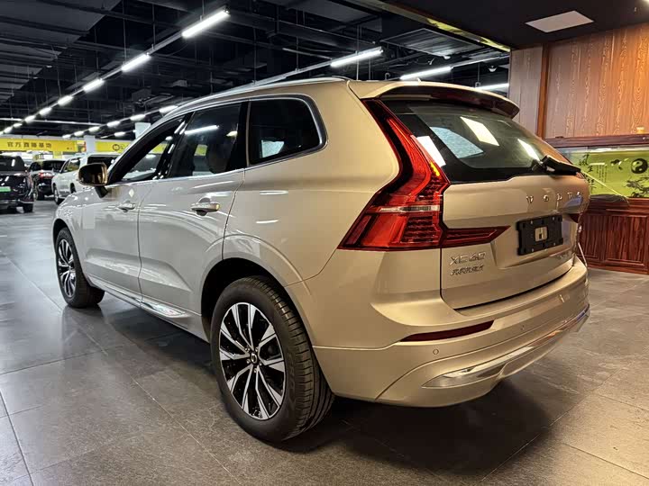 Фото 6 - Volvo XC60