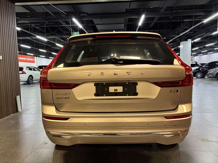 Фото 7 - Volvo XC60