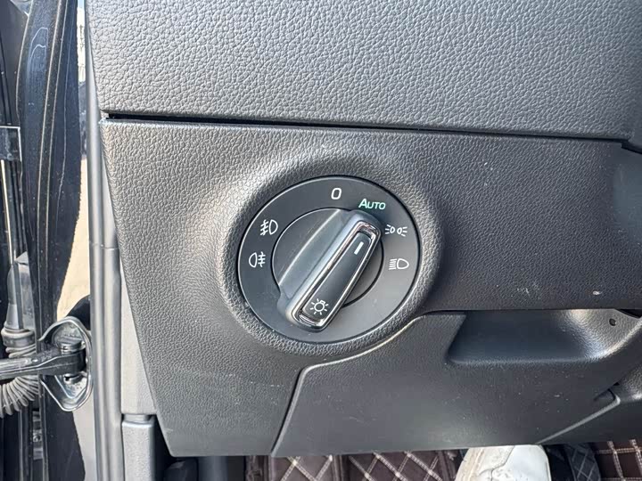 Фото 15 - Skoda Karoq