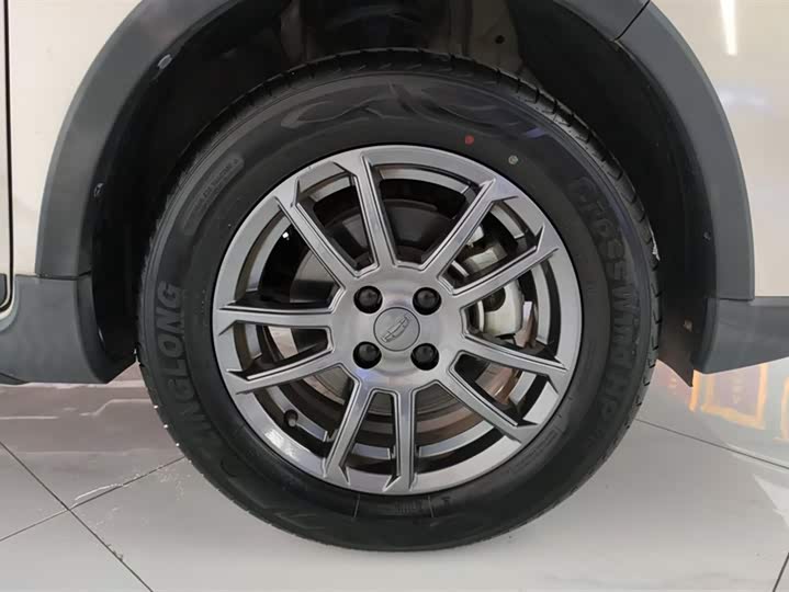 Фото 6 - Geely Vision X3