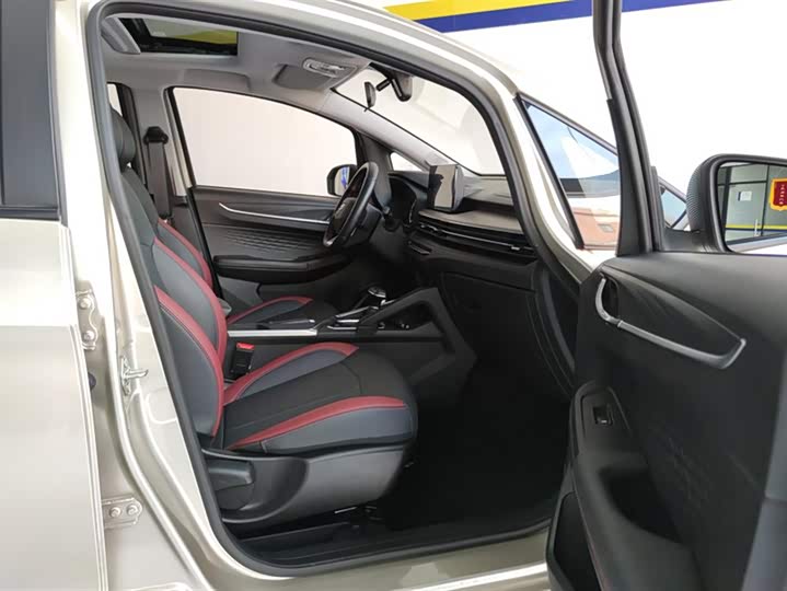 Фото 8 - Geely Vision X3