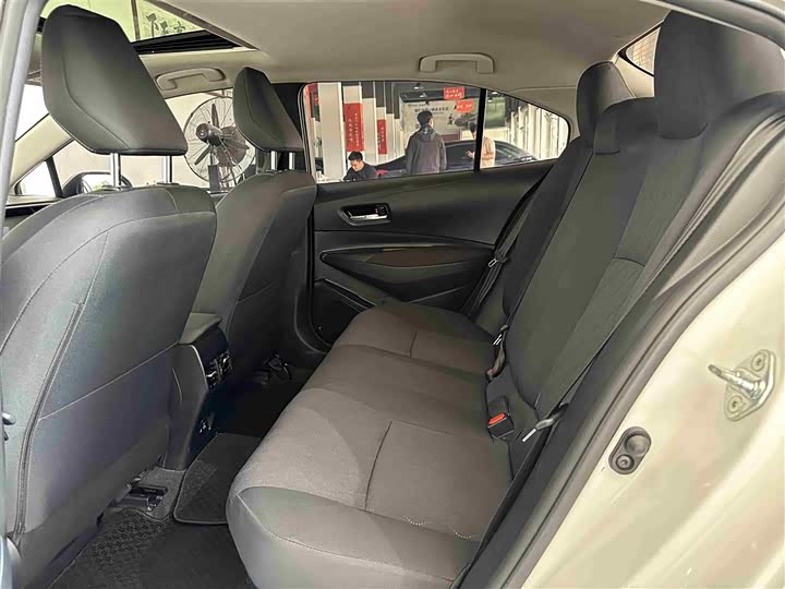 Фото 5 - Toyota Corolla