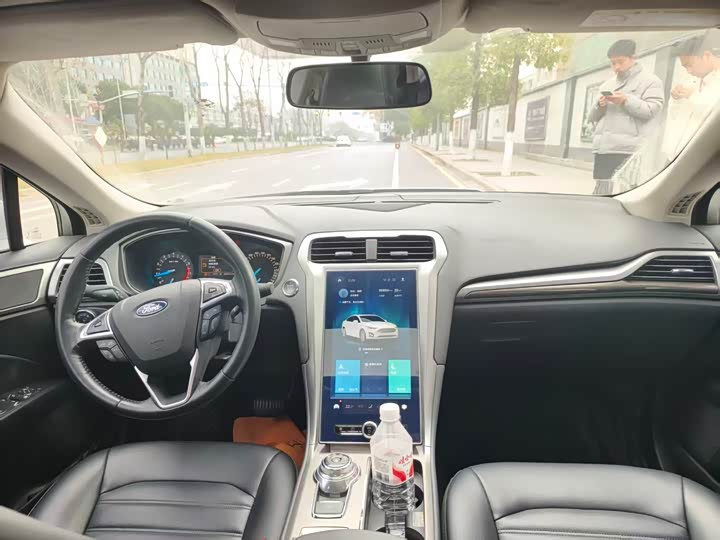 Фото 4 - Ford Mondeo