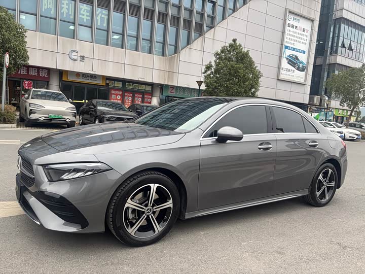 Фото 1 - Mercedes-Benz A-Class