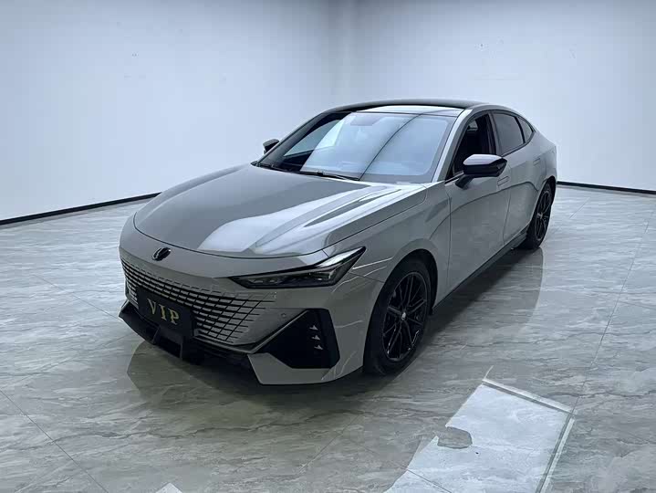 Фото 1 - Changan UNI-V