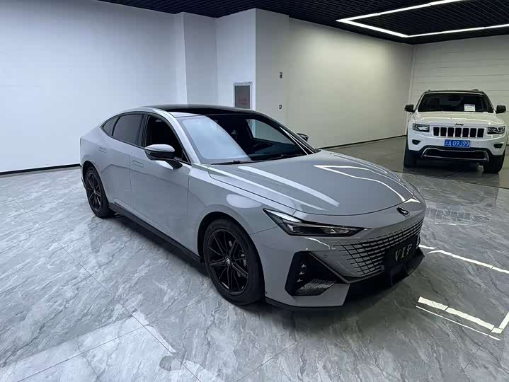 Фото 3 - Changan UNI-V