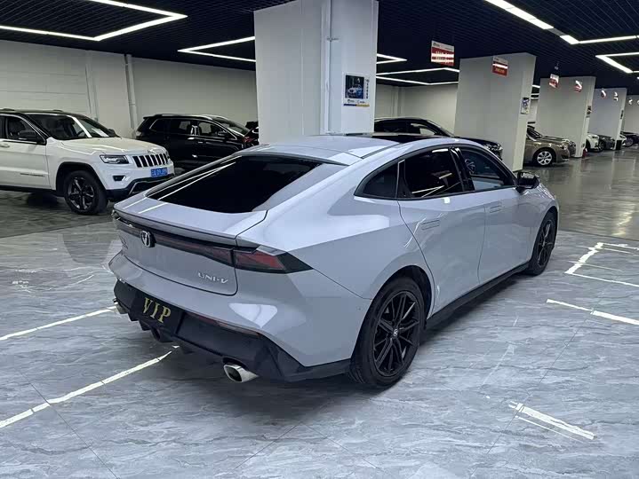 Фото 9 - Changan UNI-V