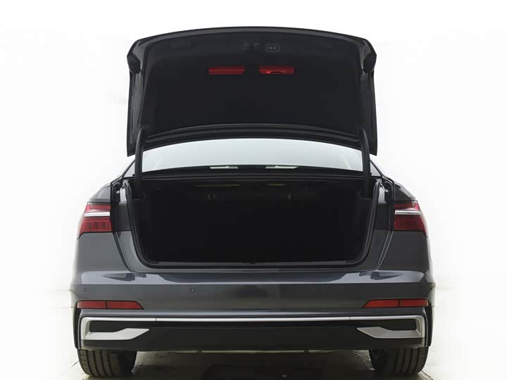 Фото 15 - Audi A6L