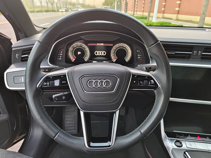 Фото 21 - Audi A6L