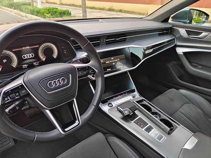 Фото 22 - Audi A6L
