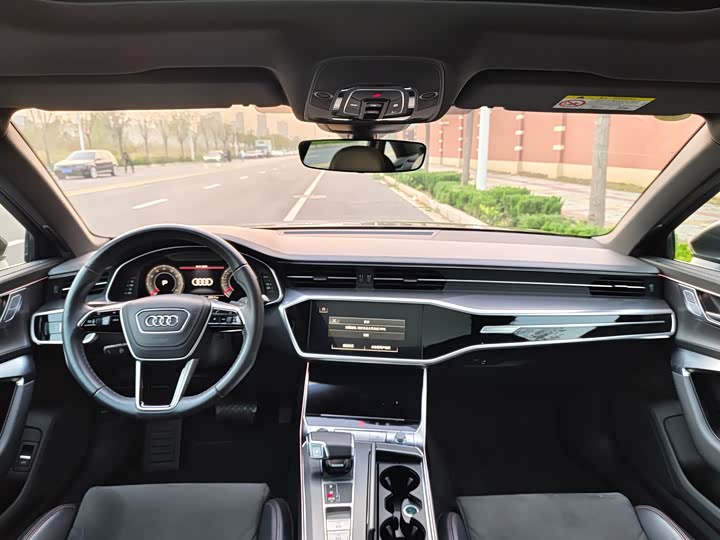 Фото 23 - Audi A6L