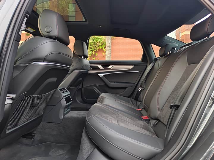 Фото 24 - Audi A6L