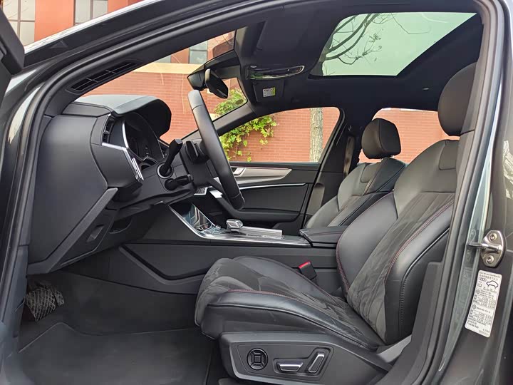 Фото 25 - Audi A6L