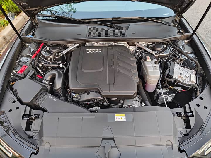 Фото 27 - Audi A6L