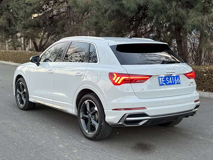 Фото 11 - Audi Q3