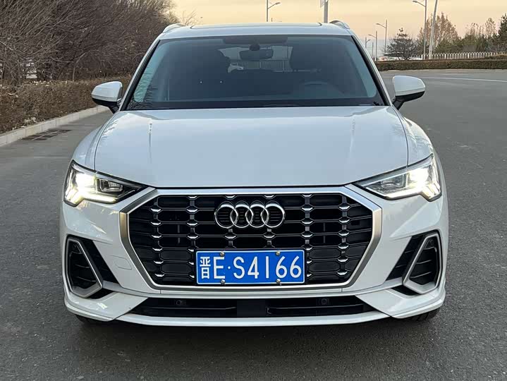 Фото 2 - Audi Q3