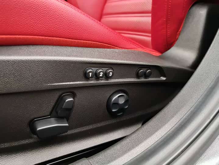 Фото 15 - Alfa Romeo Giulia