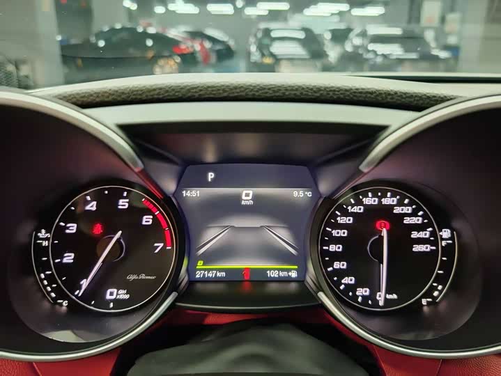 Фото 17 - Alfa Romeo Giulia