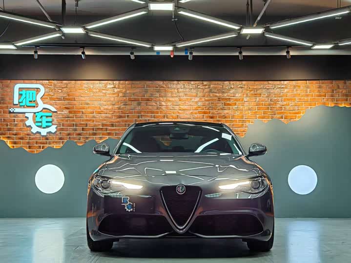 Фото 2 - Alfa Romeo Giulia