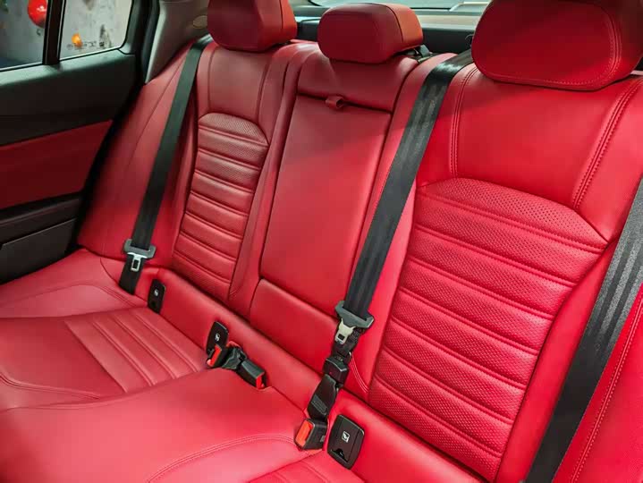 Фото 27 - Alfa Romeo Giulia