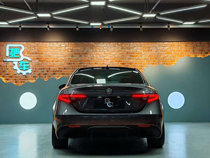 Фото 30 - Alfa Romeo Giulia