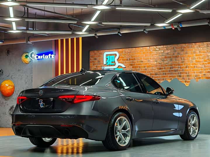 Фото 32 - Alfa Romeo Giulia