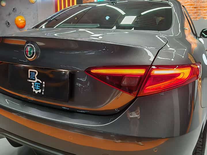 Фото 34 - Alfa Romeo Giulia