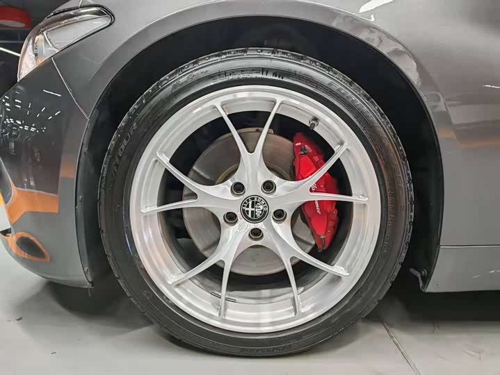 Фото 7 - Alfa Romeo Giulia