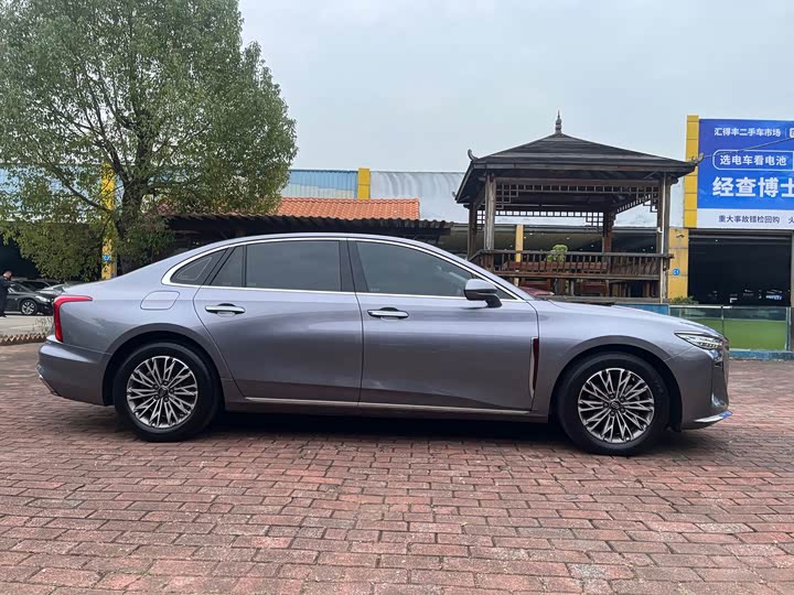 Фото 4 - Hongqi H5