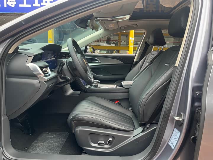 Фото 8 - Hongqi H5