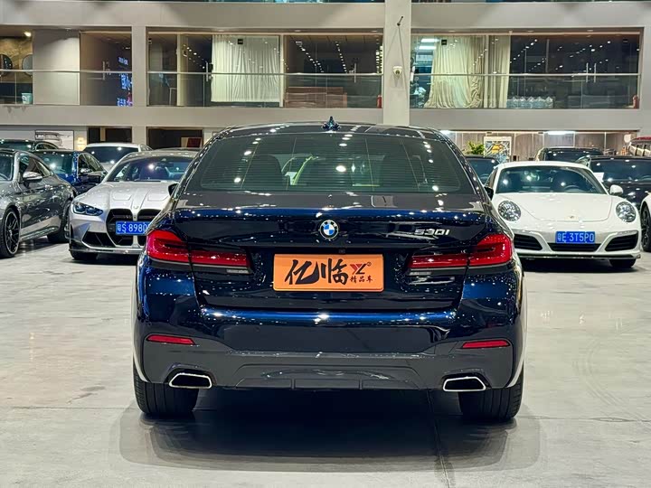 Фото 16 - BMW 5 Series