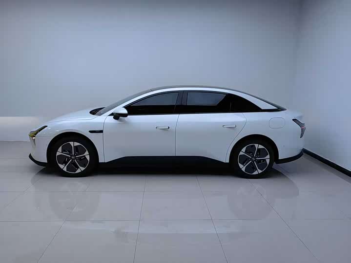 Фото 14 - XPeng Mona M03