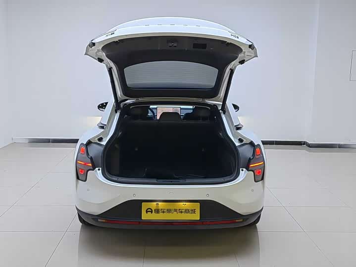 Фото 17 - XPeng Mona M03