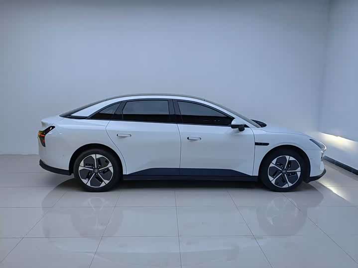 Фото 18 - XPeng Mona M03