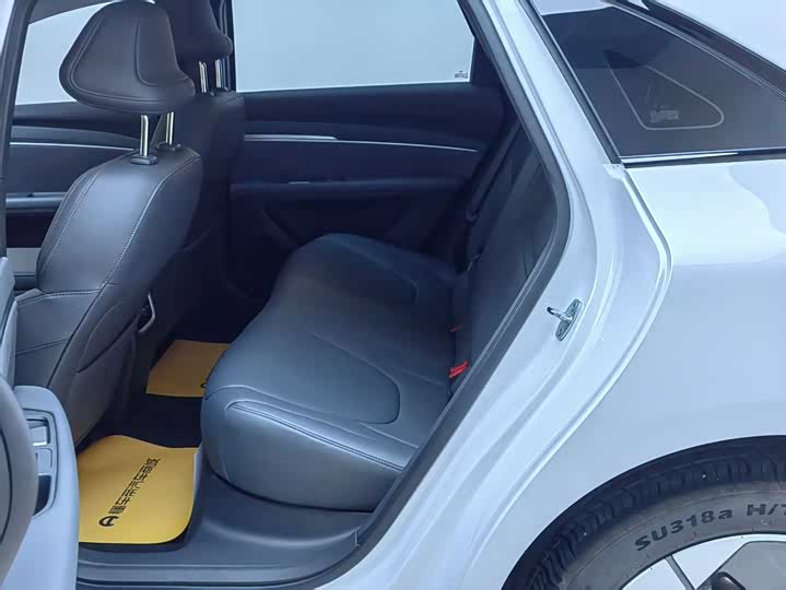 Фото 9 - XPeng Mona M03