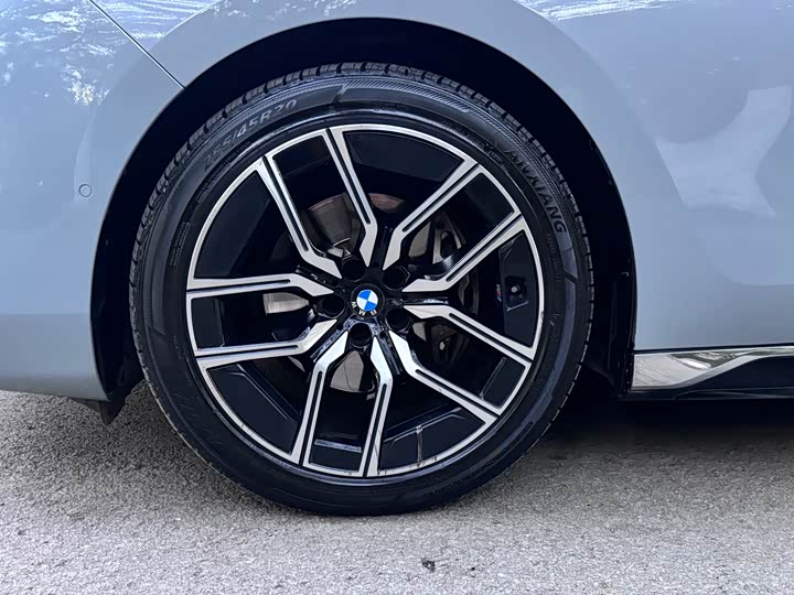 Фото 4 - BMW 7 Series